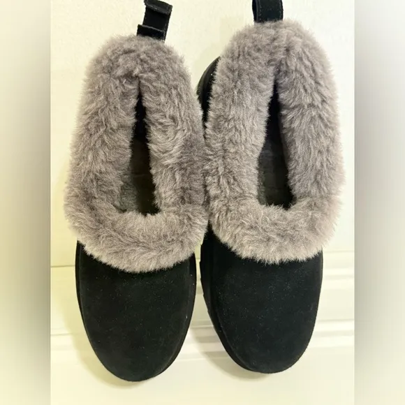 UGG Women's Black and Gray Fur-Lined Shoes