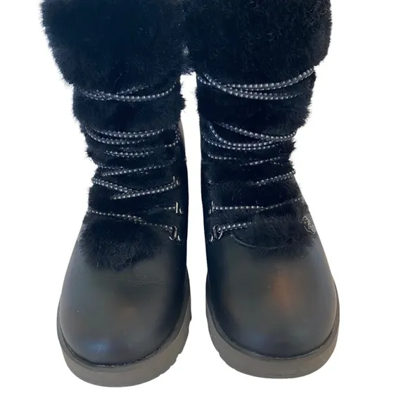 UGG Women’s Black Waterproof Viki Boots. Size: 6