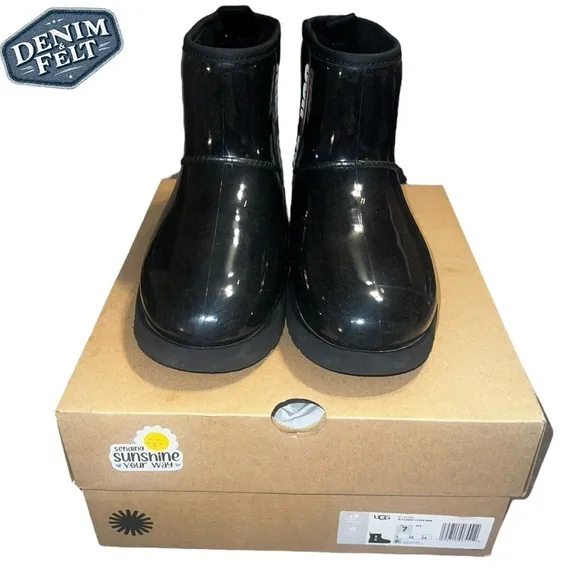 UGG Women’s Black/Clear Classic Mini Large LOGO Fleece Lined Boots/Bootie | NEW