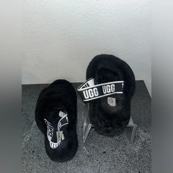 UGG Women’s Fluff Yeah Authentic Black Sheepskin Cozy Fluffy Slides Size 10
