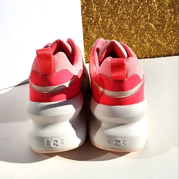 UGG Women's La Flex Gradient Logo Chunky Pink Platform Sneakers Size 7