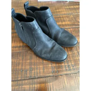 UGG Aureo black waterproof ankle boots booties 11