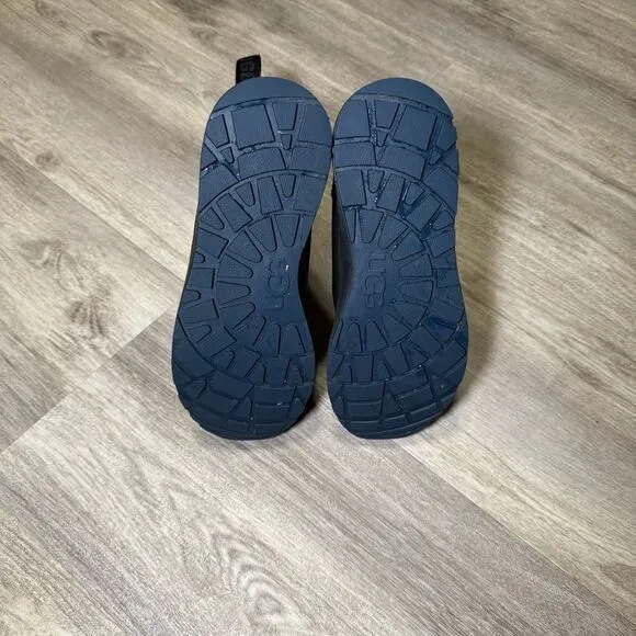 UGGS youth thinsulate winter‎ boots size 5