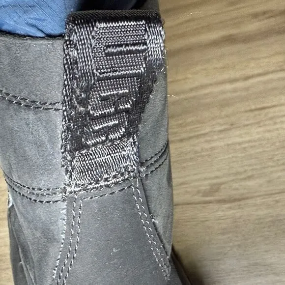 UGGS youth thinsulate winter‎ boots size 5