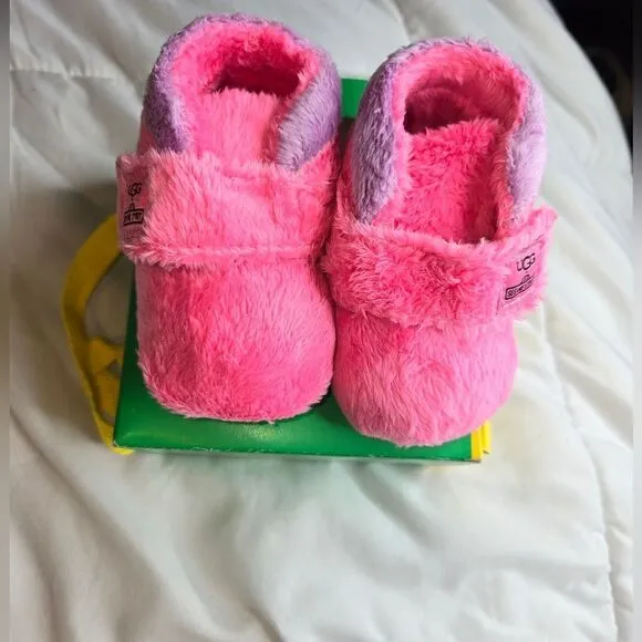 UggxSesame Street(Abby) shoes, babies sz 2/3. Pink. NWT