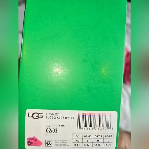UggxSesame Street(Abby) shoes, babies sz 2/3. Pink. NWT