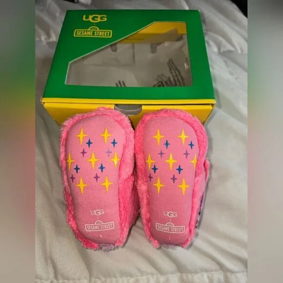 UggxSesame Street(Abby) shoes, babies sz 2/3. Pink. NWT