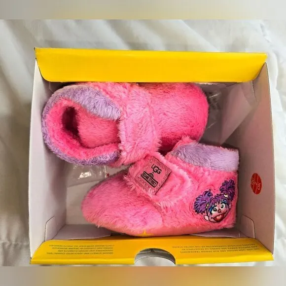 UggxSesame Street(Abby) shoes, babies sz 2/3. Pink. NWT