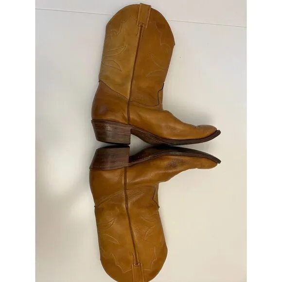 Unbranded tan cowboy/girl boots. Size 11 (M)