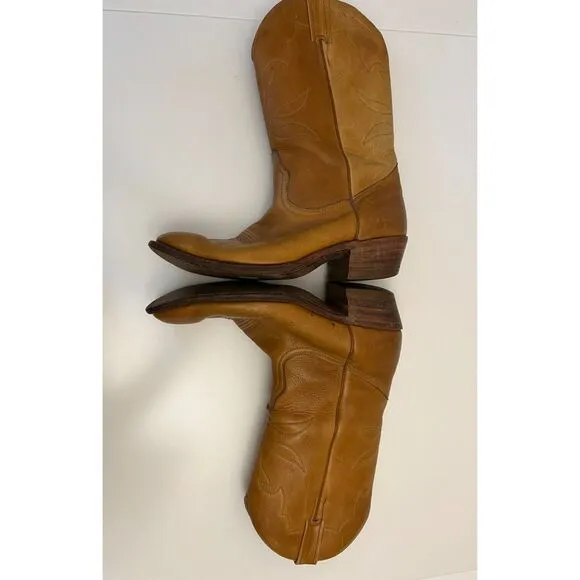 Unbranded tan cowboy/girl boots. Size 11 (M)