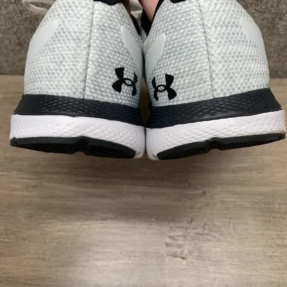 Under Armour 3024875 100 UA Charged Impulse Knit 2 White/Black Shoes Sz 9 EUC
