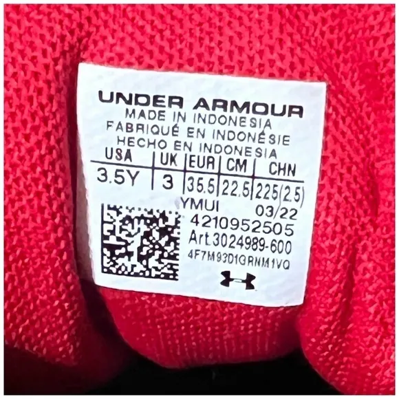 UNDER ARMOUR • KID'S SURGE 3 RUNNING SHOE (YOUTH)
