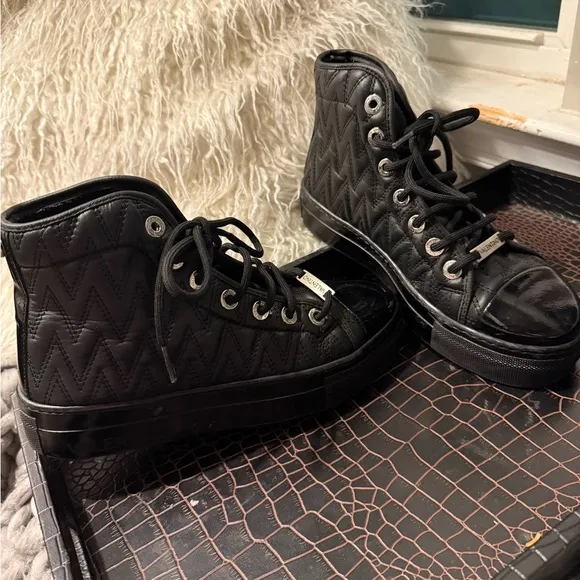 Valentino Logo Leather high top sneakers