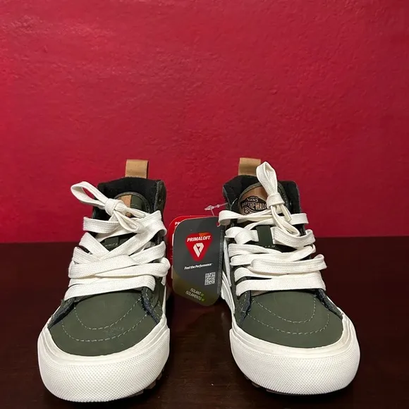 Vans Kids High-Top sk8-hi primaloft insulation Green and White size 12.5 NWT