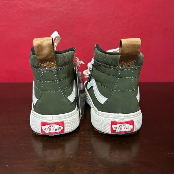 Vans Kids High-Top sk8-hi primaloft insulation Green and White size 12.5 NWT