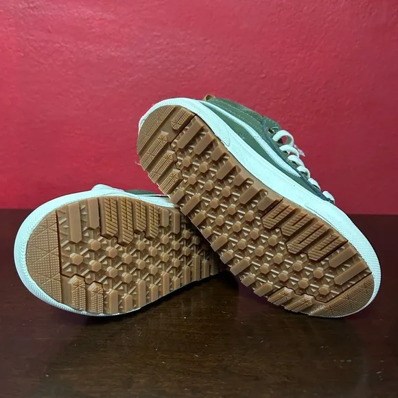 Vans Kids High-Top sk8-hi primaloft insulation Green and White size 12.5 NWT