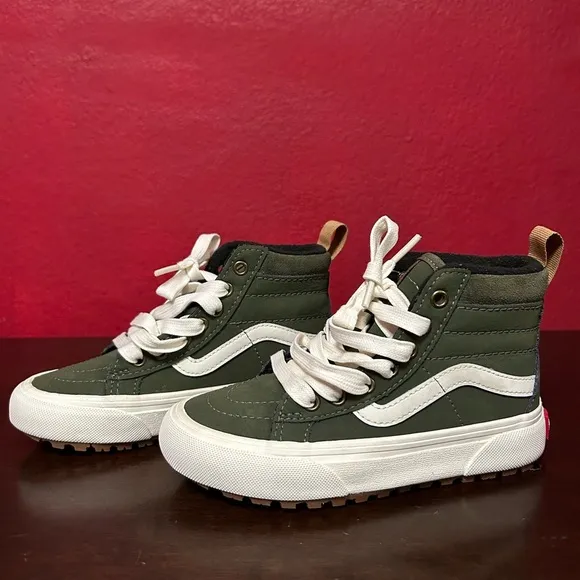 Vans Kids High-Top sk8-hi primaloft insulation Green and White size 12.5 NWT