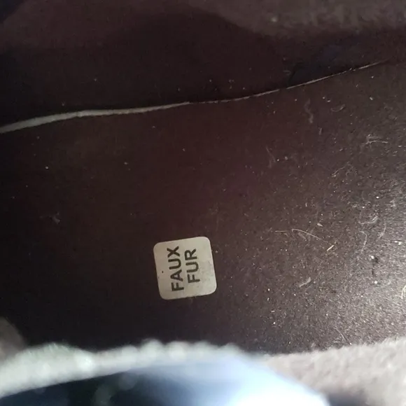 VANS leather FAUX fur inside. Used size 11.5 dark blue
