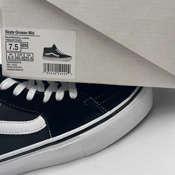 Vans Men’s Black White High-Top Sneakers Skate Grosso MidBlack/White/Emo Leathr