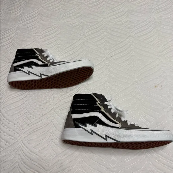 Vans SK8 High Bolt Men’s Grey &amp; Black Suede High Top Sneakers. Size 11.5