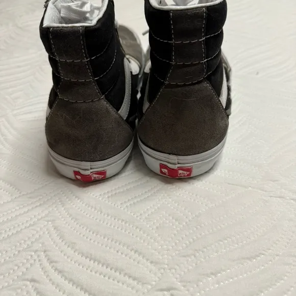 Vans SK8 High Bolt Men’s Grey &amp; Black Suede High Top Sneakers. Size 11.5