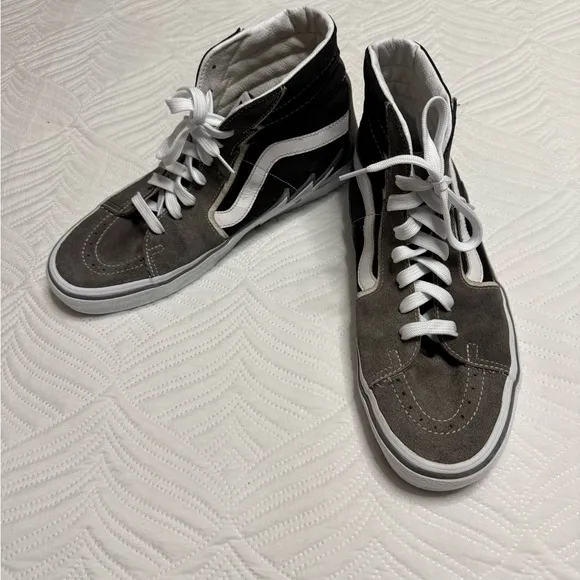 Vans SK8 High Bolt Men’s Grey &amp; Black Suede High Top Sneakers. Size 11.5