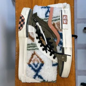 VANS SK8 HI REISSUE CAP MIXED TEXTILE ZIPPER FUR INDIAN WHITE SIZE 5/6.5