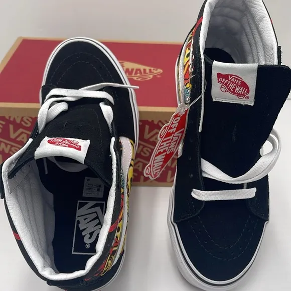 Vans WMNS High-Top Sneakers - Black and Red Sk8-HiSanta Flame BlackVN0A4BVTBLK