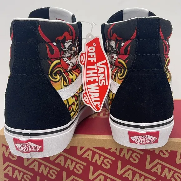 Vans WMNS High-Top Sneakers - Black and Red Sk8-HiSanta Flame BlackVN0A4BVTBLK