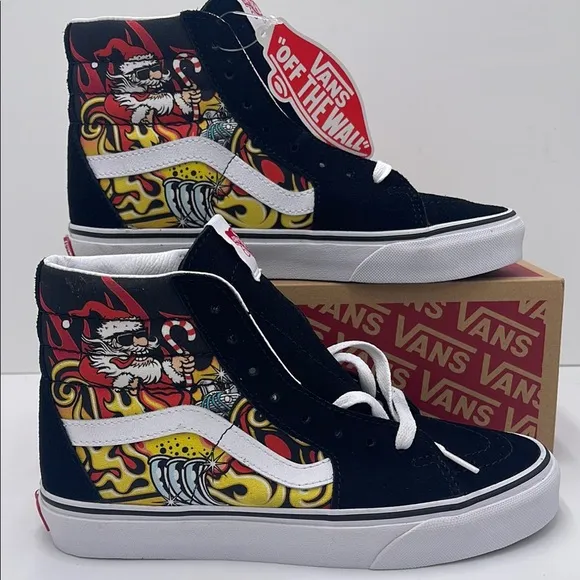 Vans WMNS High-Top Sneakers - Black and Red Sk8-HiSanta Flame BlackVN0A4BVTBLK