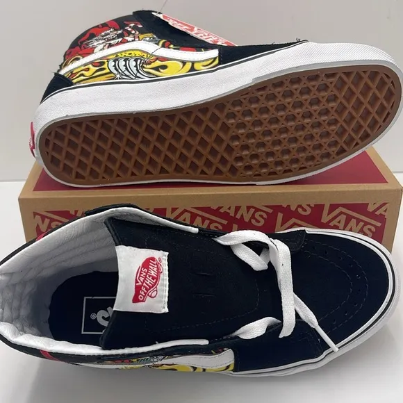 Vans WMNS High-Top Sneakers - Black and Red Sk8-HiSanta Flame BlackVN0A4BVTBLK