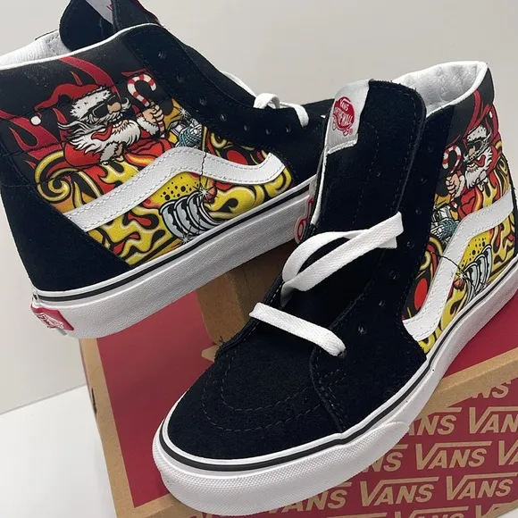 Vans WMNS High-Top Sneakers - Black and Red Sk8-HiSanta Flame BlackVN0A4BVTBLK