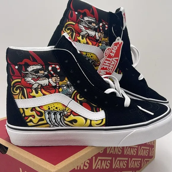 Vans WMNS High-Top Sneakers - Black and Red Sk8-HiSanta Flame BlackVN0A4BVTBLK