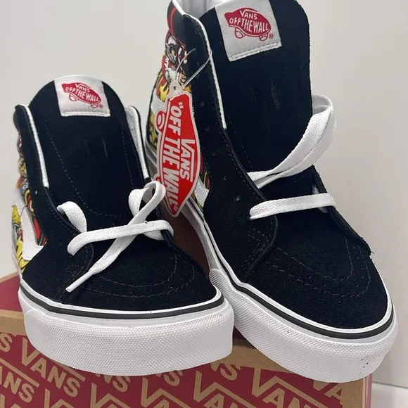 Vans WMNS High-Top Sneakers - Black and Red Sk8-HiSanta Flame BlackVN0A4BVTBLK