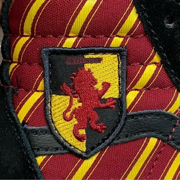 Vans x Harry Potter Sk8-Hi Gryffindor Sneakers Size 11 Kids