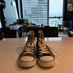 Vetements High Sneakers