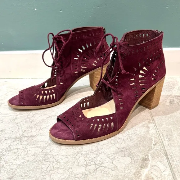 VINCE CAMUTO tarita ANKLE BOOTIES lace up BOOTS cut out heels womens 13 new plum