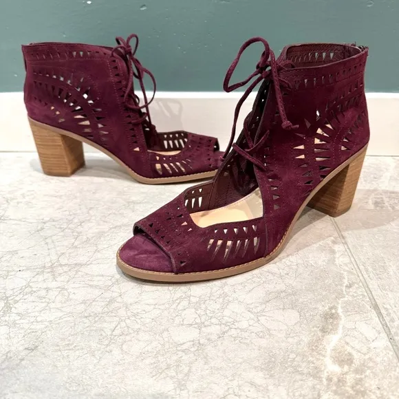 VINCE CAMUTO tarita ANKLE BOOTIES lace up BOOTS cut out heels womens 13 new plum