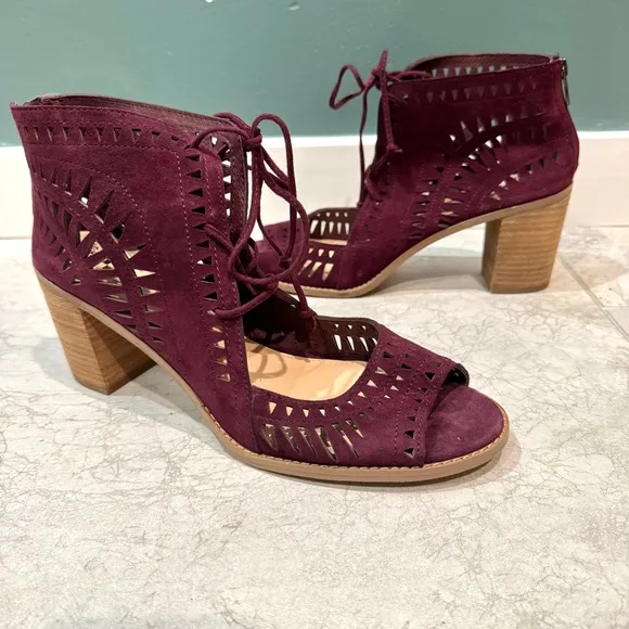 VINCE CAMUTO tarita ANKLE BOOTIES lace up BOOTS cut out heels womens 13 new plum