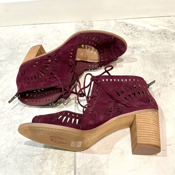 VINCE CAMUTO tarita ANKLE BOOTIES lace up BOOTS cut out heels womens 13 new plum