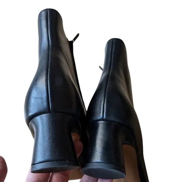 Vince Hilda black boots sz 9.5 NWOT