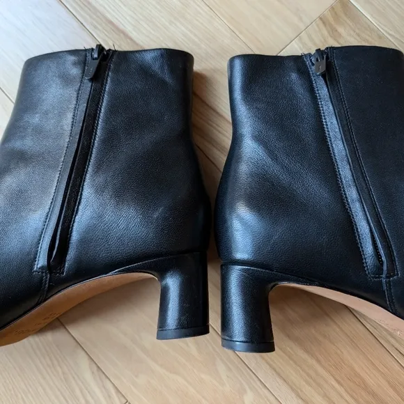 Vince Hilda black boots sz 9.5 NWOT