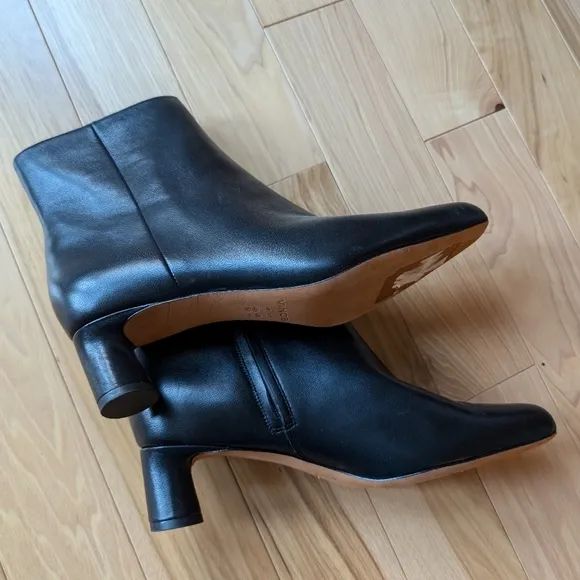 Vince Hilda black boots sz 9.5 NWOT