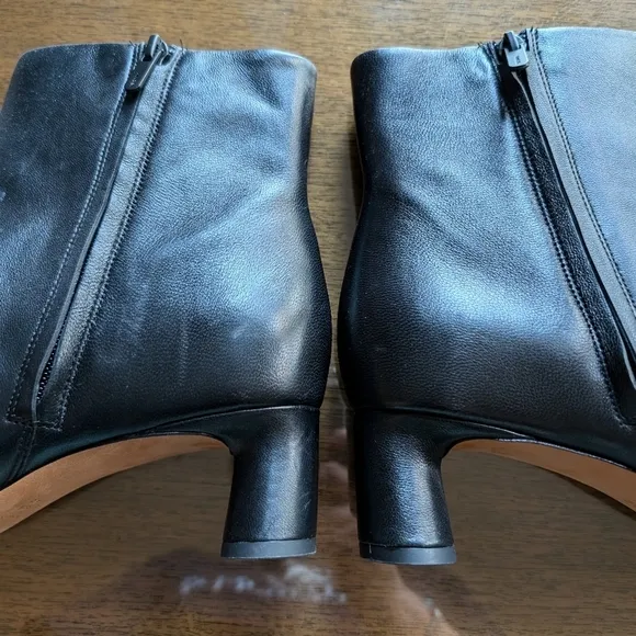 Vince Hilda black boots sz 9.5 NWOT