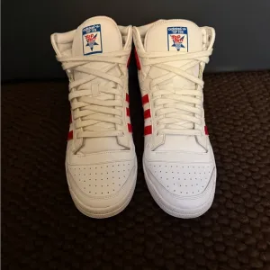 Vintage Adidas Top Ten White and Red High-Tops