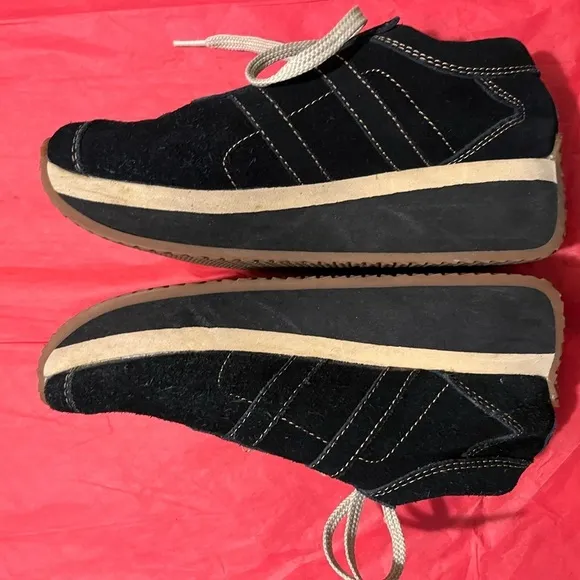 Vintage Rare Steve Madden P-Rail Suede Lace Up Wedge Sneakers Women’s size 6