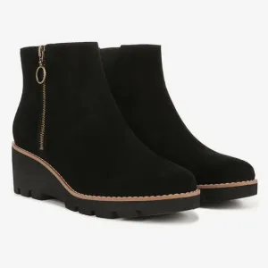 Vionic Hazal wedge style water repellent boots