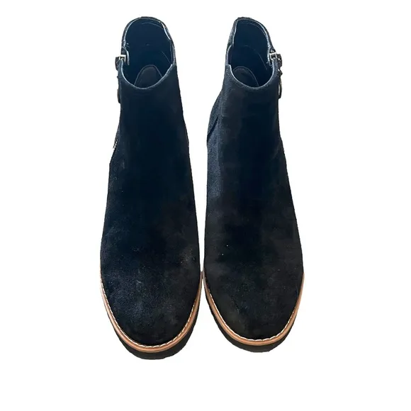 Vionic Hazal wedge style water repellent boots