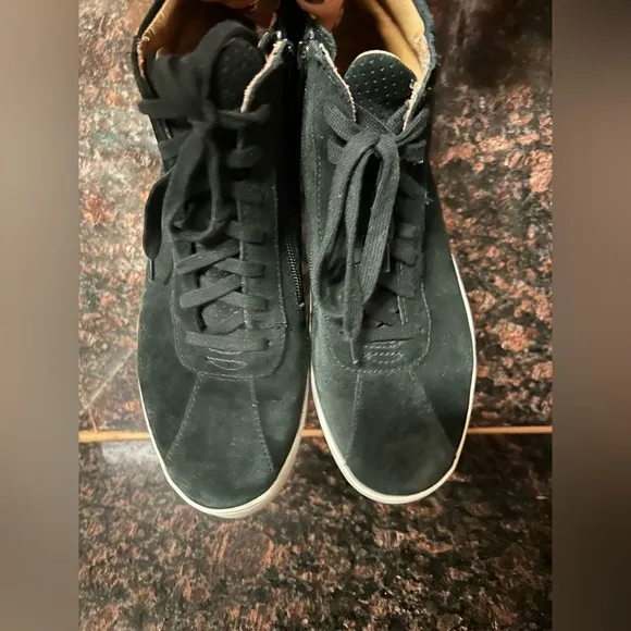 Vionic jenning high top sneakers size 9.5