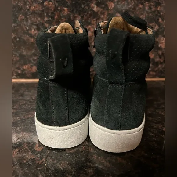 Vionic jenning high top sneakers size 9.5
